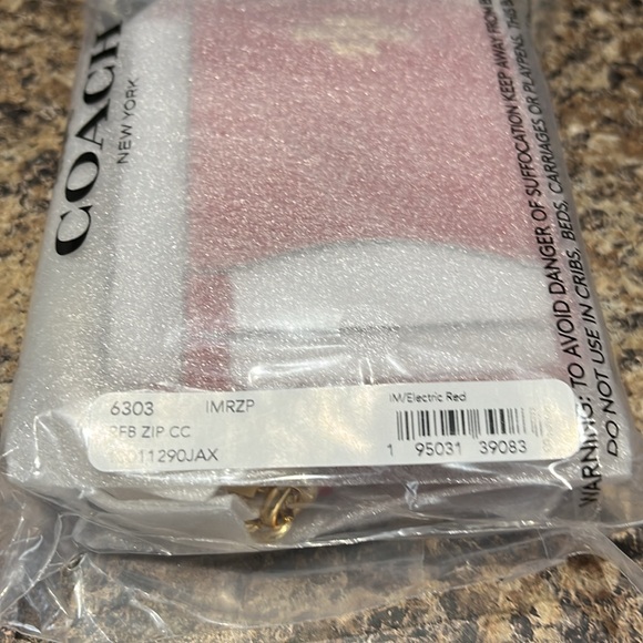 Coach Zip Card Case In Electric Red - Picture 3 of 7
